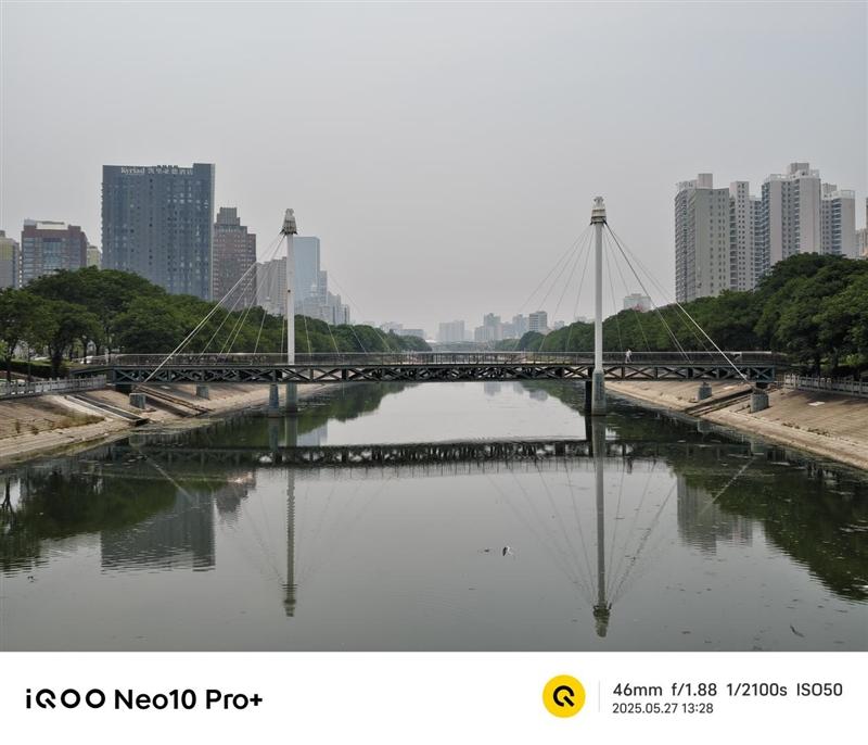 骁龙8至尊版双芯带来越级游戏体验! iQOO Neo10 Pro+手机全面评测