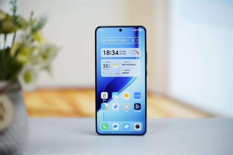 骁龙8至尊版双芯带来越级游戏体验! iQOO Neo10 Pro+手机全面评测