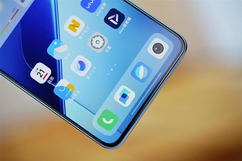 骁龙8至尊版双芯带来越级游戏体验! iQOO Neo10 Pro+手机全面评测