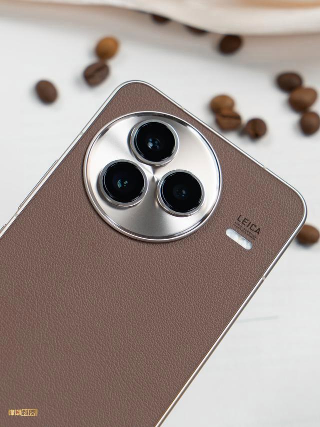 闻起来有阵阵咖啡味? 小米Civi 5 Pro冰美式上手体验