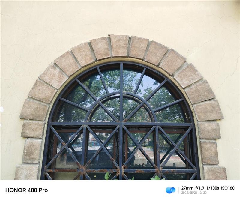 续航佳且手感好的另类AI影像旗舰! 荣耀400 Pro手机全面评测