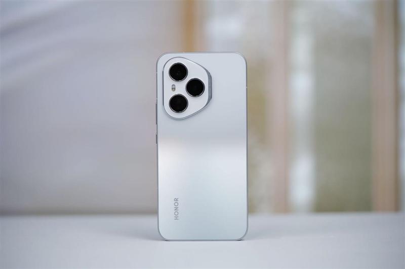 续航佳且手感好的另类AI影像旗舰! 荣耀400 Pro手机全面评测