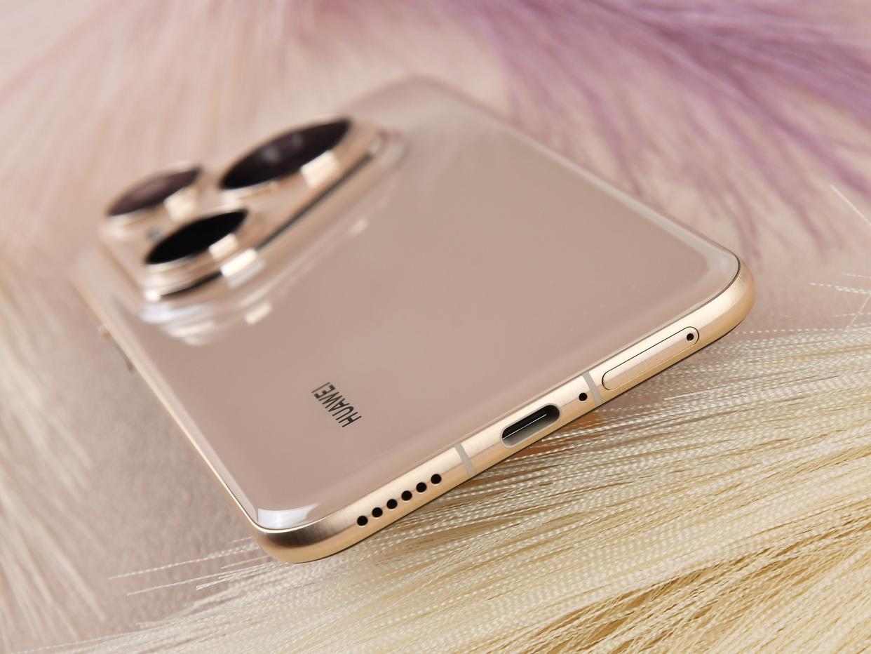 卫星通信+AI影像! 华为 Pura 80 Pro手机全面评测