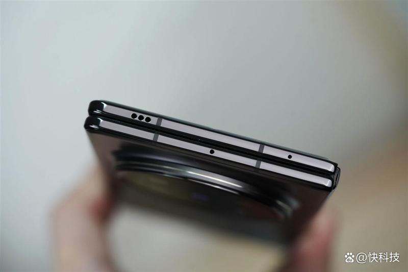 4.3mm厚度的折叠屏+潜望长焦镜头! vivo X Fold5手机全面评测