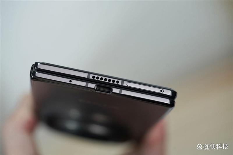 4.3mm厚度的折叠屏+潜望长焦镜头! vivo X Fold5手机全面评测