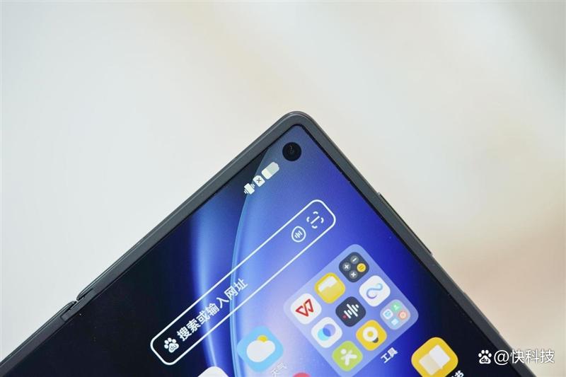 4.3mm厚度的折叠屏+潜望长焦镜头! vivo X Fold5手机全面评测