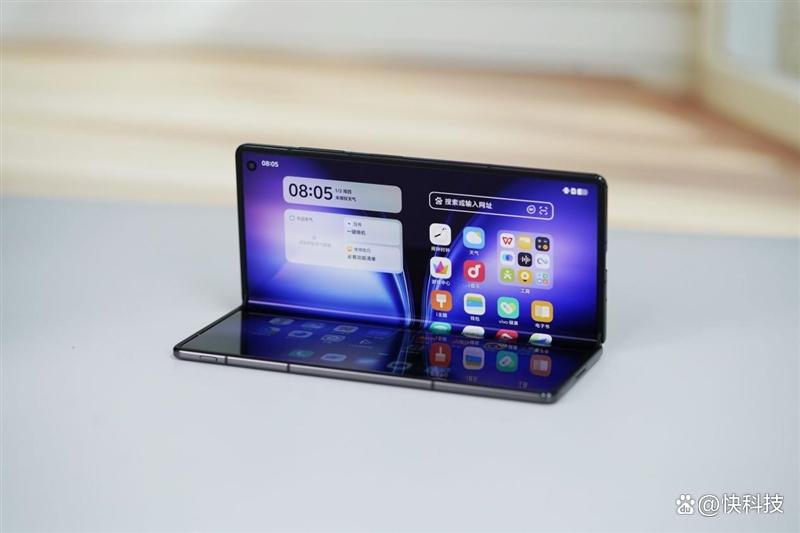4.3mm厚度的折叠屏+潜望长焦镜头! vivo X Fold5手机全面评测