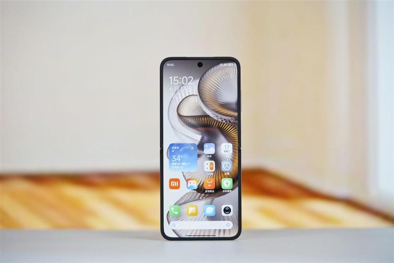 游戏不发烫+内屏无折痕! 小米MIX Flip 2首发评测